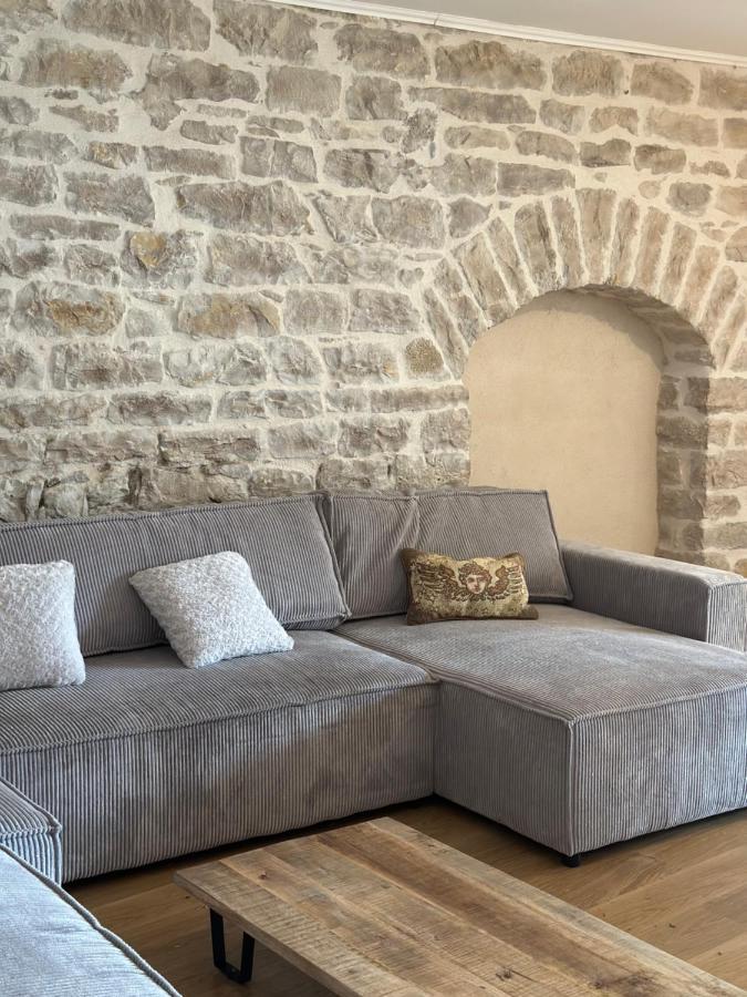 Charmant Appartement En Pierres Бургуэн Экстерьер фото